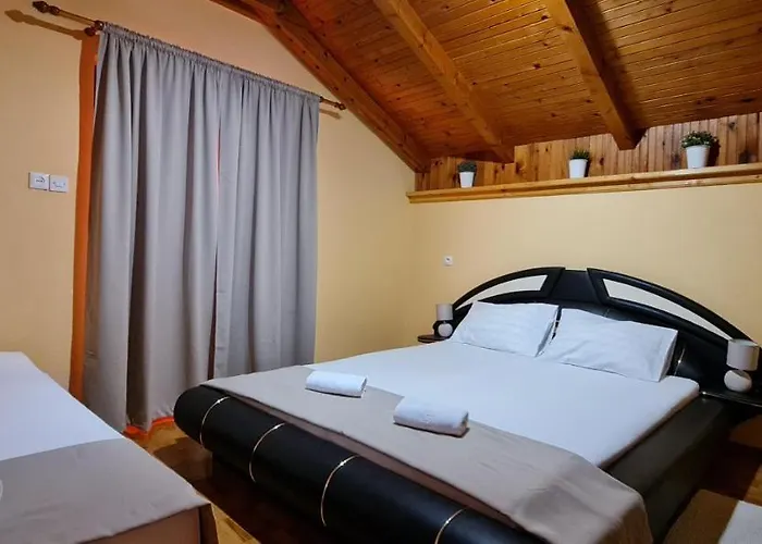 Trio Fantastico Podaca